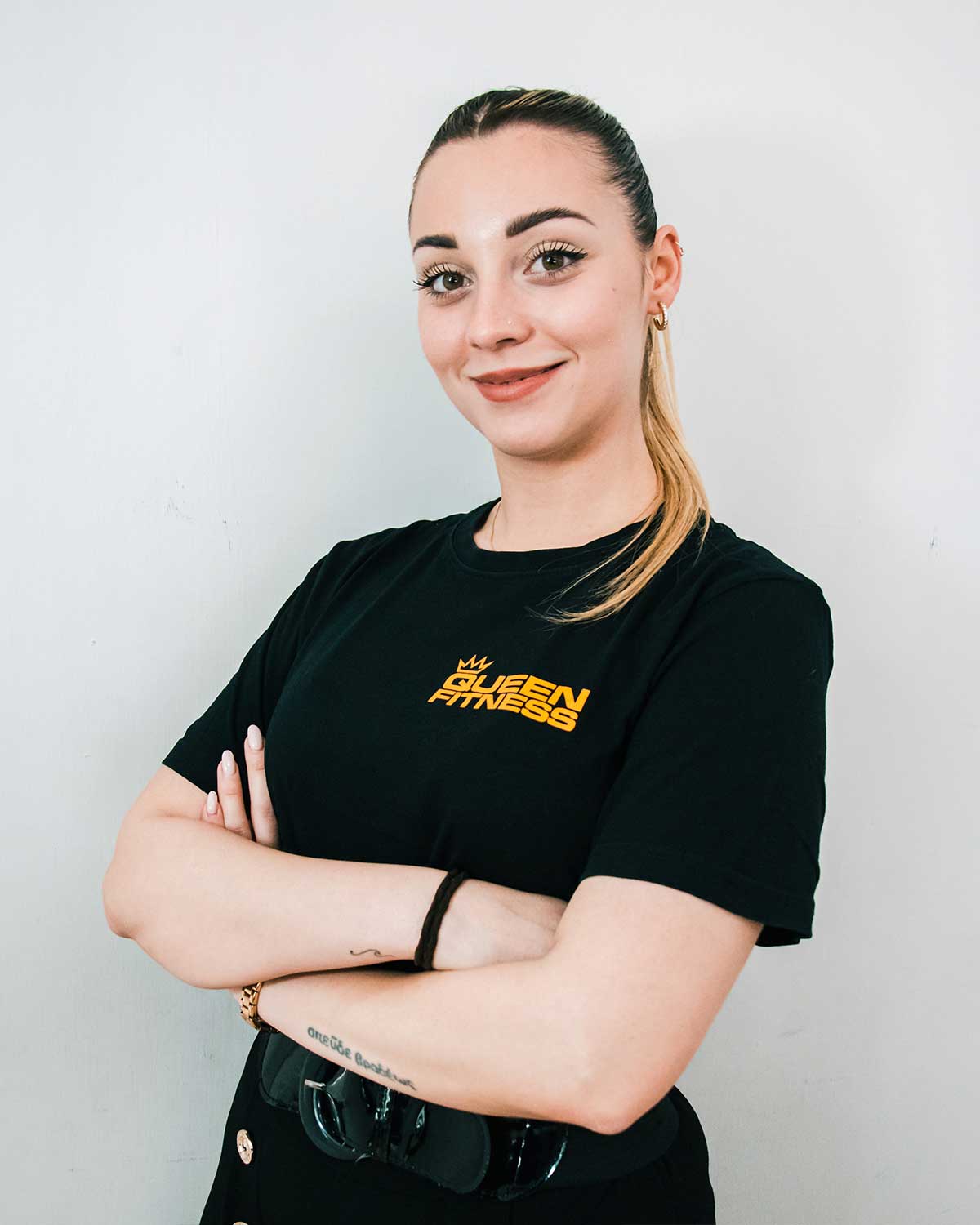NOEMI—RECEPTIONIST